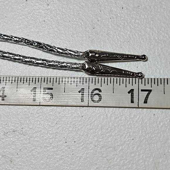 Western Style Bolo Tie Silver Black Stone Cowboy Silver Tone Tips Mens Fashion - Picture 6 of 6